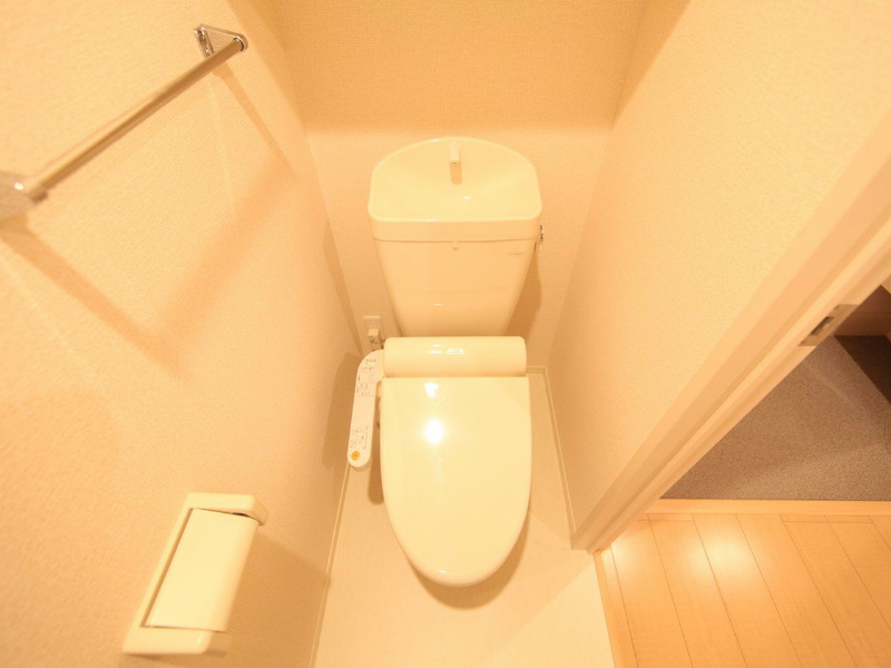 トイレ　温水洗浄便座付トイレ