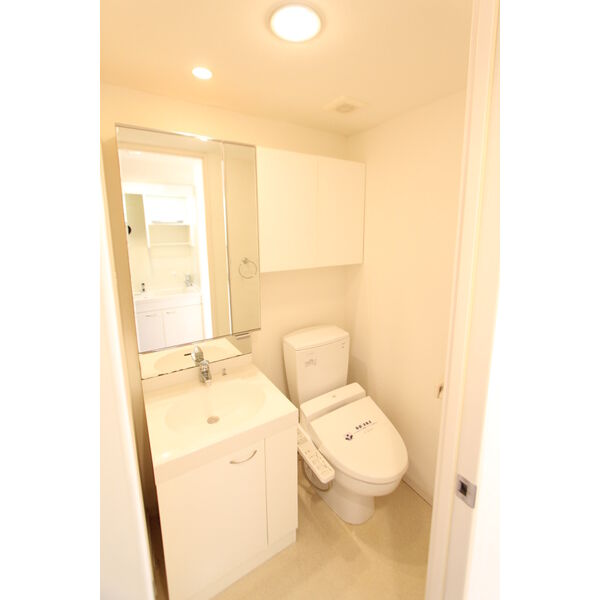 洗面設備　※同タイプの写真です。