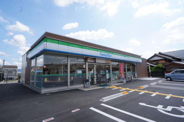 コンビニ　ファミリーマート斑鳩法隆寺南店（コンビニ）まで490m