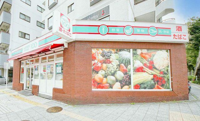 コンビニ　ローソン100（コンビニ）まで157m