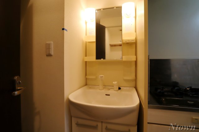 洗面設備　独立洗面台です