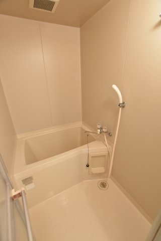 バス・シャワールーム　同物件、類似間取りのイメージ写真です。