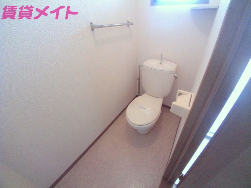 トイレ　同型参考写真