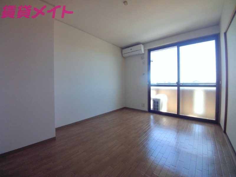 居室・リビング　同型参考写真