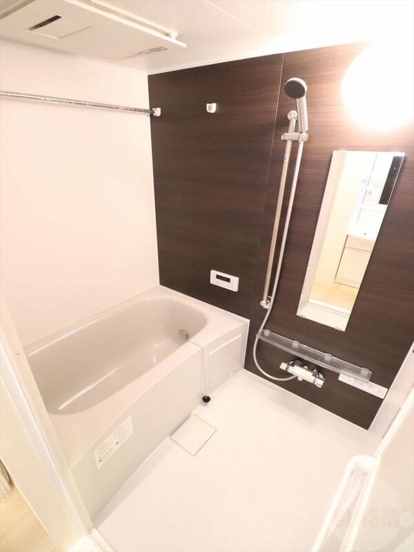 バス・シャワールーム　浴室乾燥機能付き