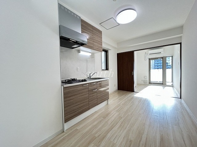 居室・リビング　洗練された清潔感漂う清楚な仕上がり