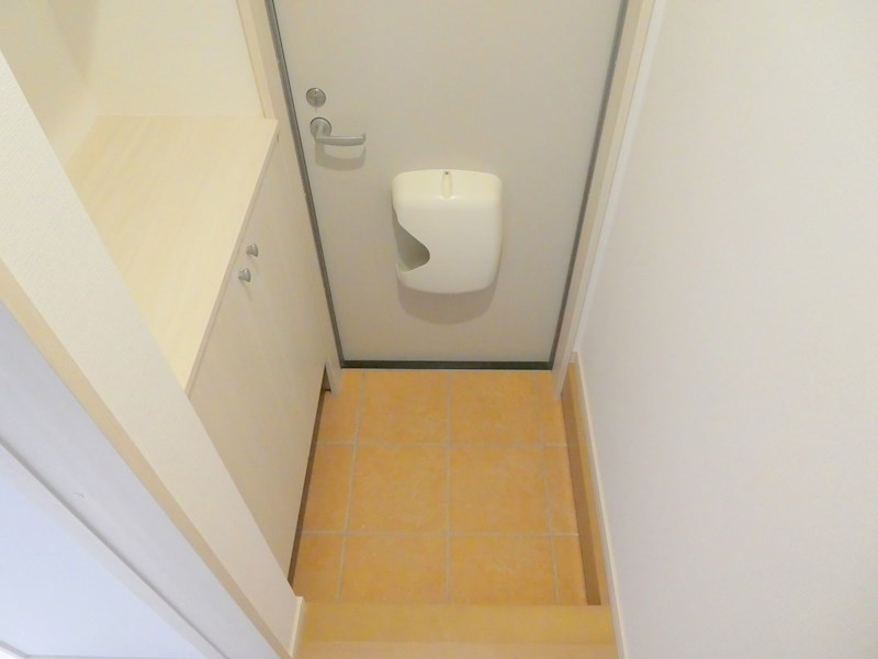 玄関　写真はE-3号室です。（参考）