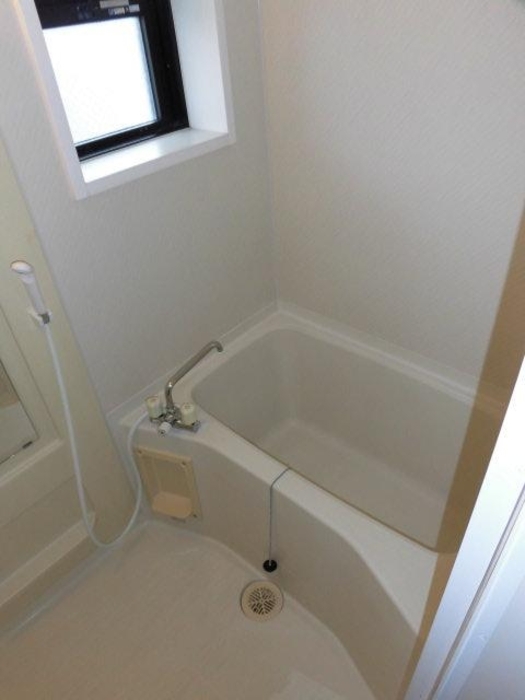 バス・シャワールーム　落ち着いた空間のお風呂です☆