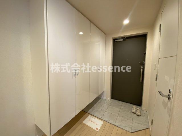 玄関　弊社ではオンライン対応・現地対応可能です♪