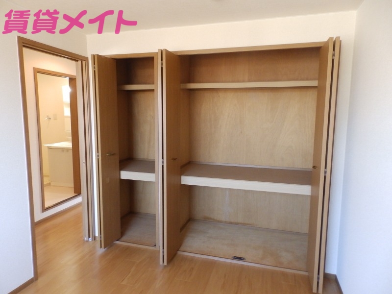 収納　別部屋反転写真
