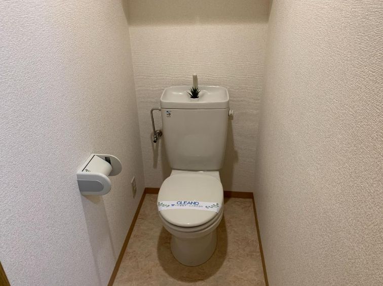 トイレ　※別号室参考写真