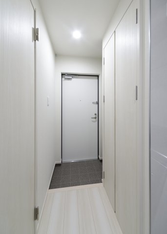 玄関　別号室のものになります。現状優先。