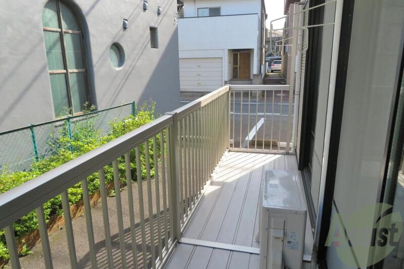 バルコニー　バルコニーは陽当良好でお洗濯もはかどりそうです