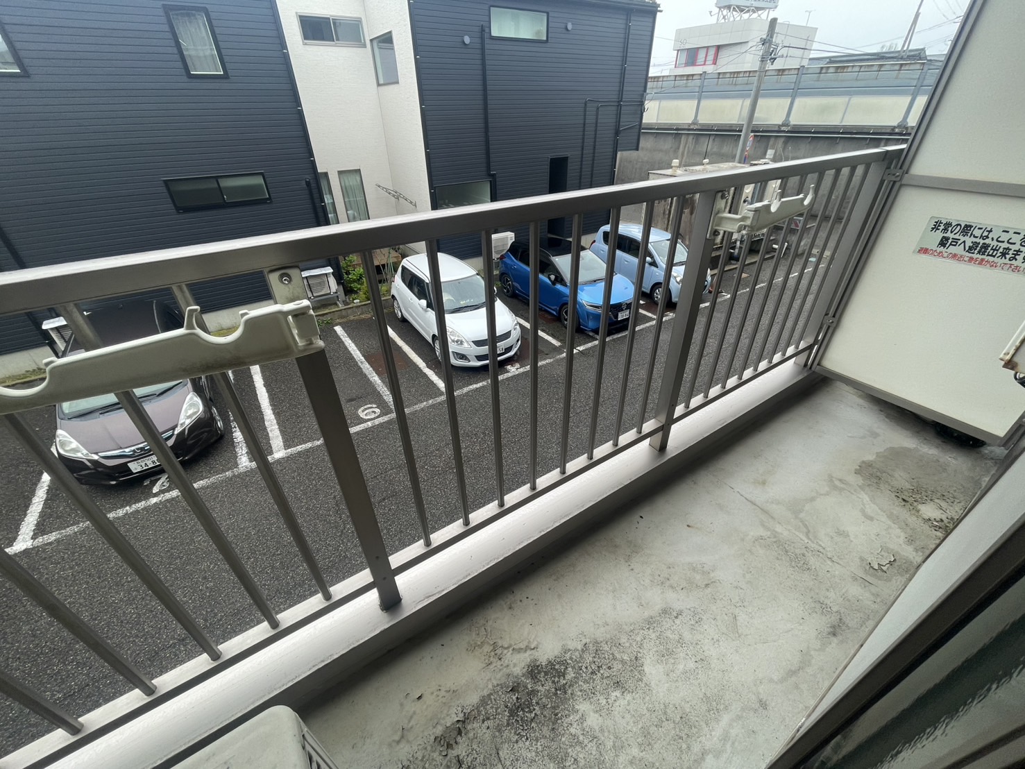 バルコニー　（参考）他室の写真を使用しています。現況優先となります。