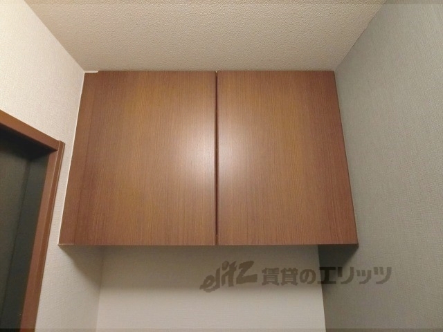 玄関　上部収納