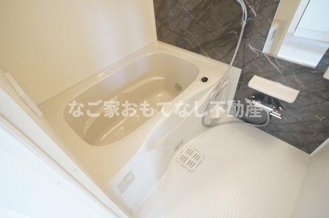 バス・シャワールーム　同タイプ写真