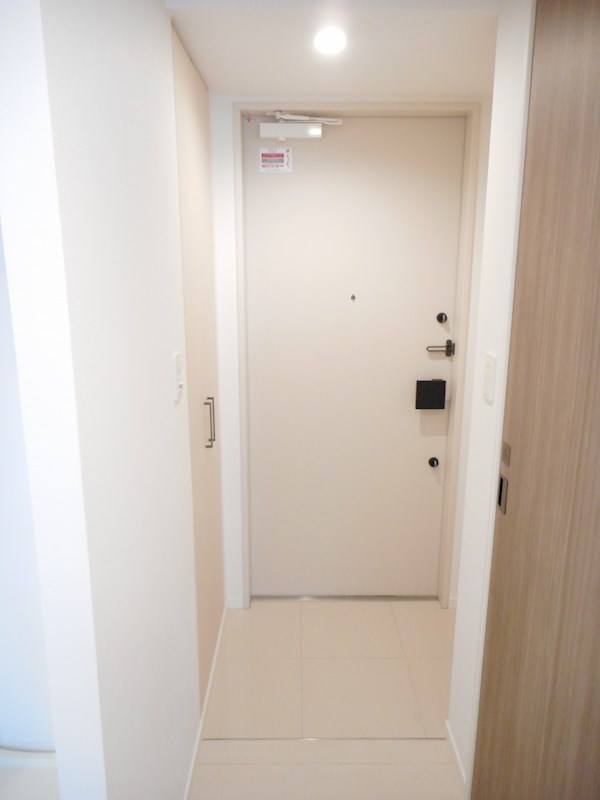 玄関　※他部屋参照