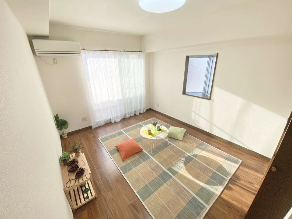 居室・リビング　８畳の洋室です