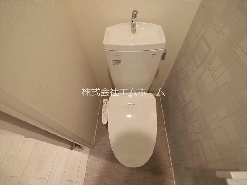 トイレ　温水洗浄暖房便座付トイレ