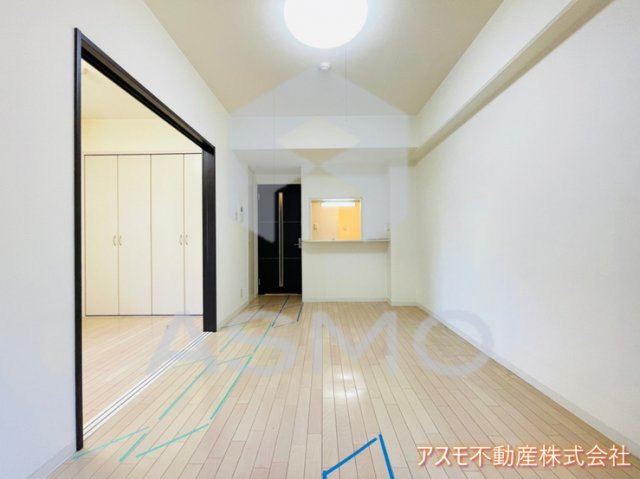 居室・リビング　同マンション別部屋参考写真