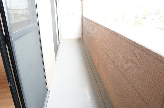 バルコニー　広々としたバルコニーです