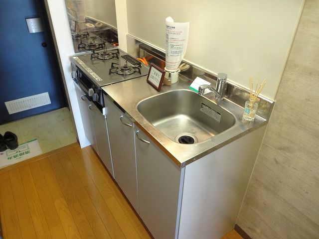 キッチン　画像は同物件別部屋になります。