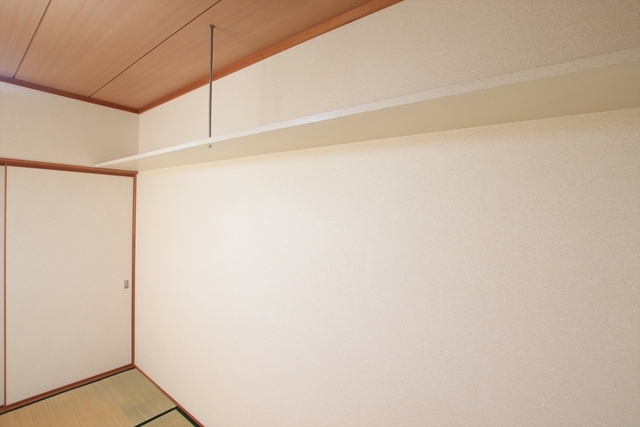 その他設備　上部吊り棚