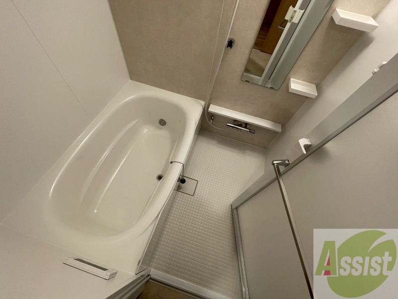 バス・シャワールーム　お風呂になります。一日の疲れを癒してくださいね。