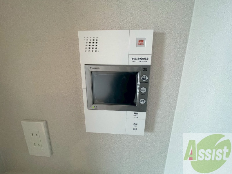 セキュリティ　ＴＶモニター付インターホンです。来客者の顔が見えるので安心！