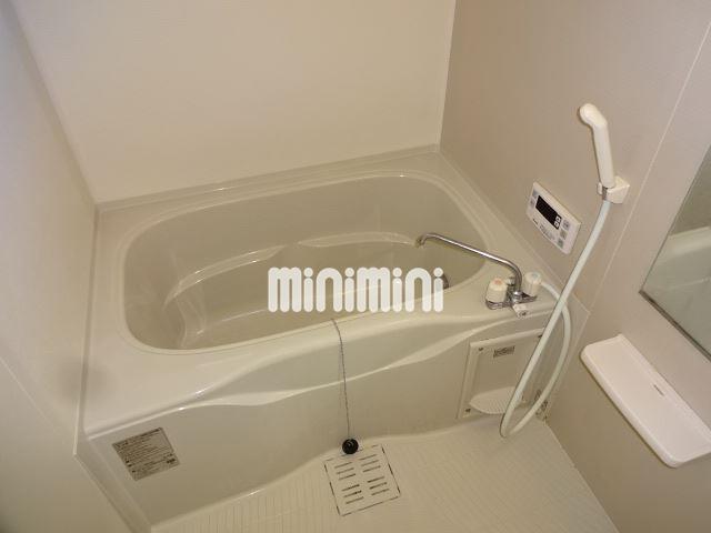 バス・シャワールーム　追炊き付きで大変便利です。