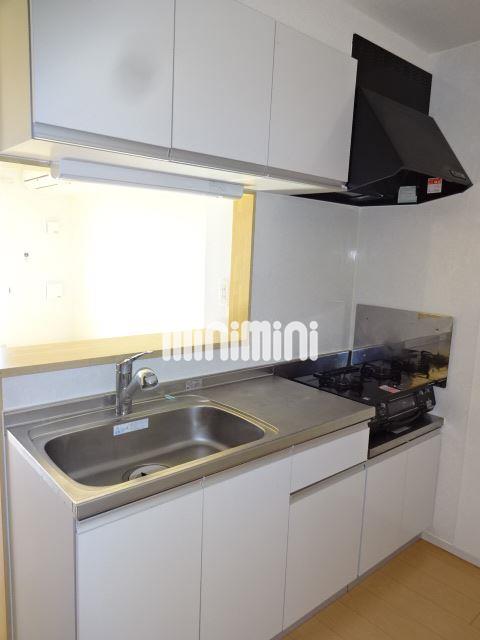 キッチン　カウンターキッチンでお料理も楽しい。