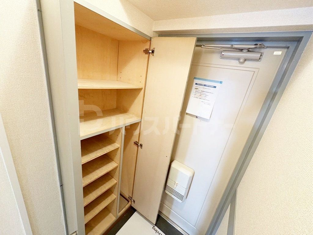 玄関　収納