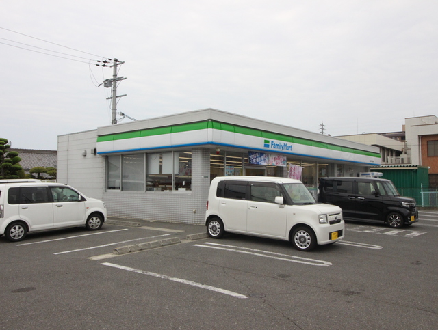 コンビニ　ファミリーマート　岸和田下松町（コンビニ）まで140m