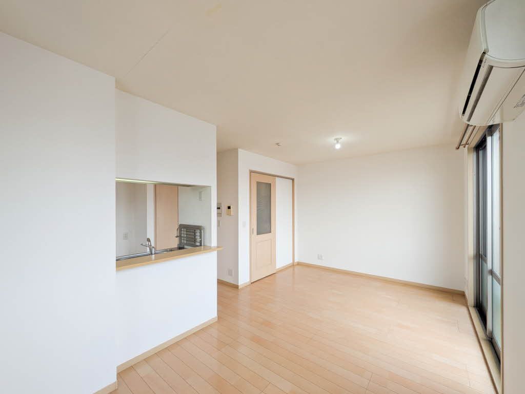 キッチン　カウンタータイプのキッチンです。