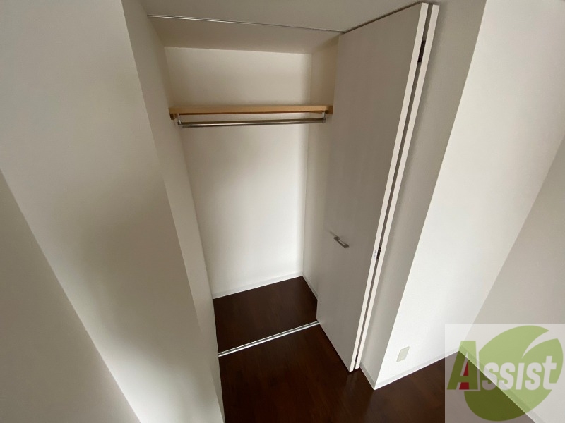 収納　寝室の収納です。部屋がすっきり片付きます。