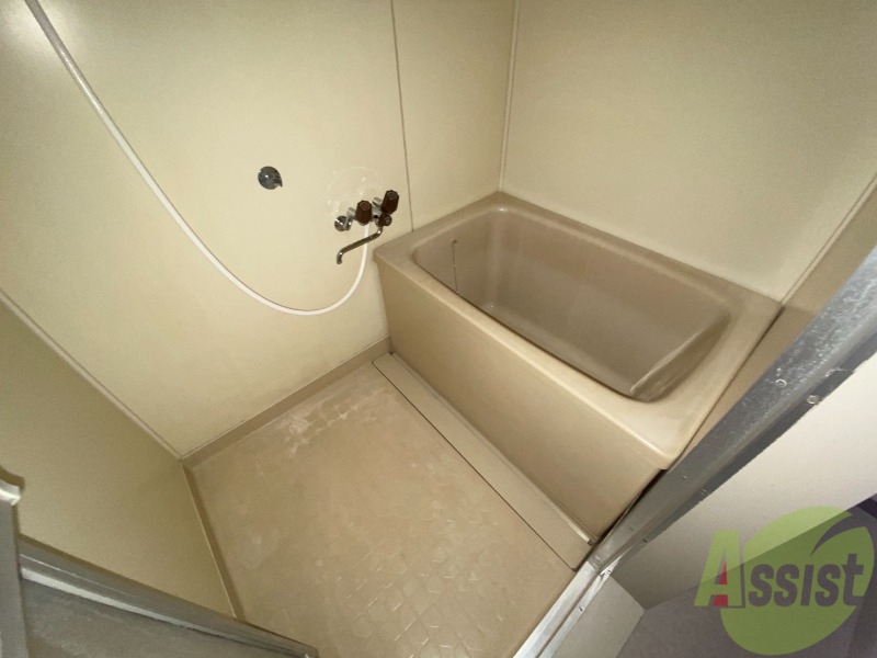 バス・シャワールーム　コチラで日々の疲れを癒し、リラックスしてください