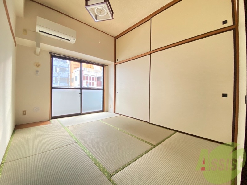 その他部屋・スペース　こちらは和室です。温かい陽の光りが入ってきてますね