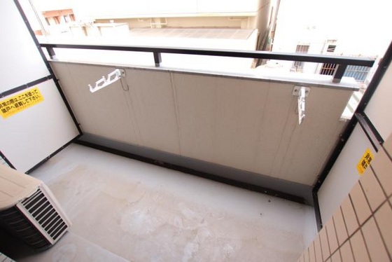 バルコニー　※別号室の写真です。