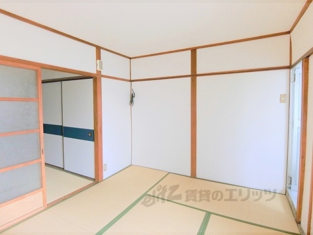 居室・リビング　６帖