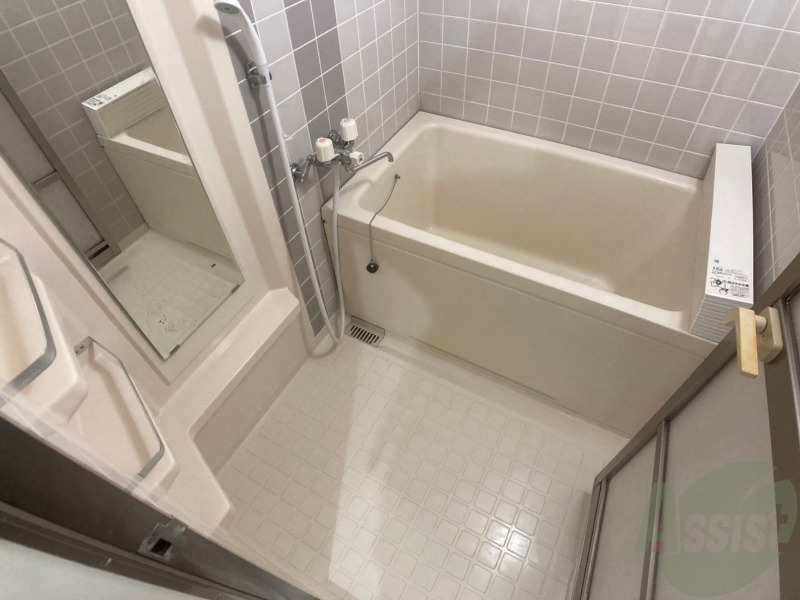 バス・シャワールーム　お風呂になります。一日の疲れを癒してくださいね。