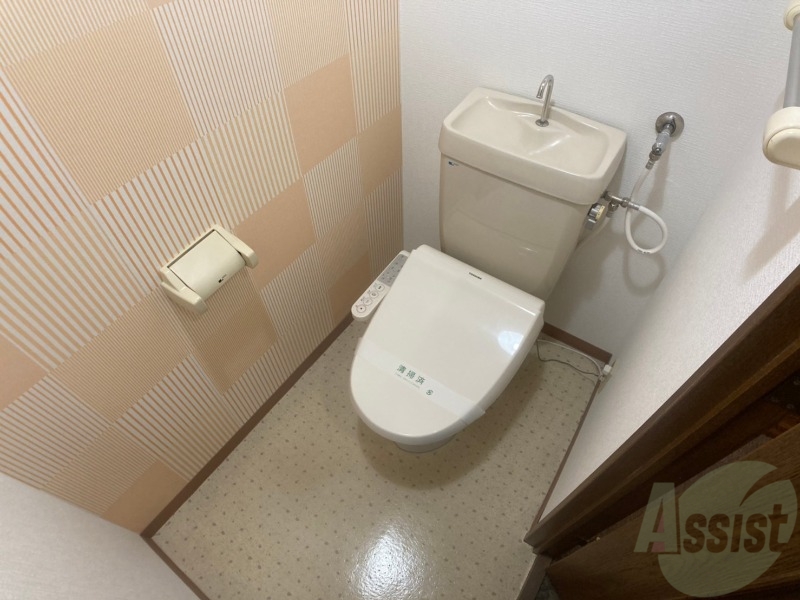 トイレ　トイレです。ウォシュレット付を探している方、おすすめです。