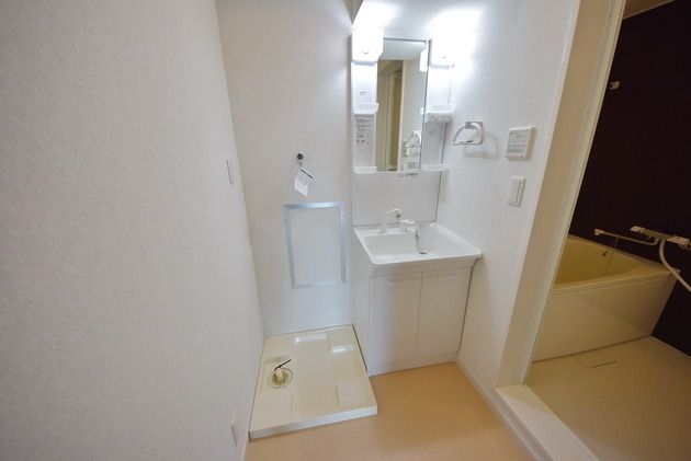 洗面設備　★シャンプードレッサー付きなので髪だって洗えますよ★