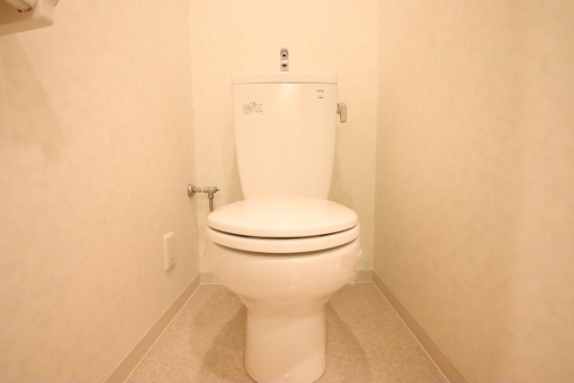 トイレ　※別室の参考写真の為、現況優先です。