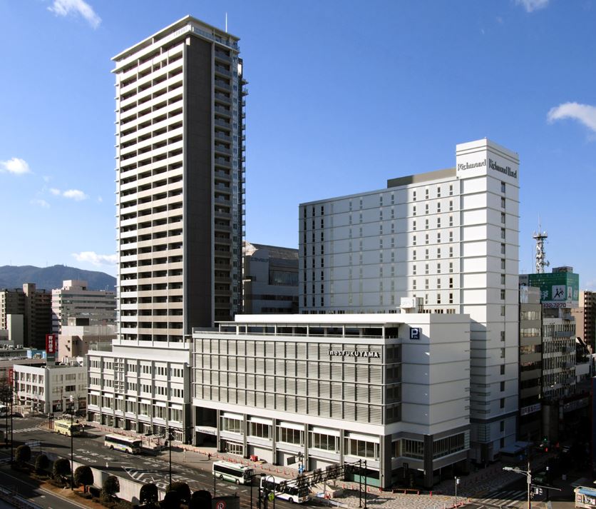 ショッピングセンター　アイネスフクヤマ（ショッピングセンター）まで318m