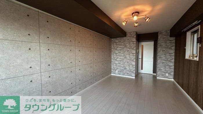 居室・リビング　エントランス