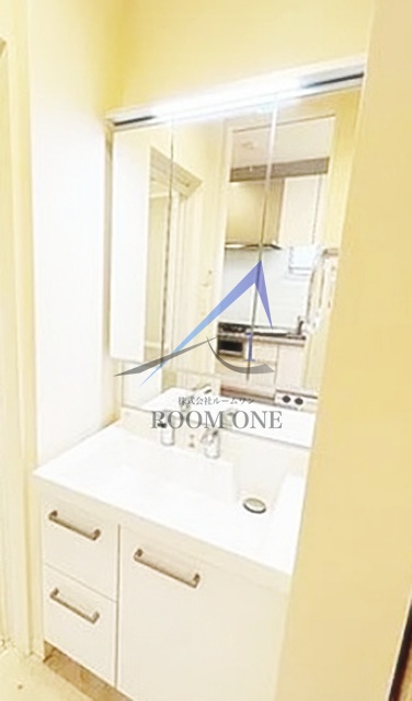 洗面設備　洗面台です。