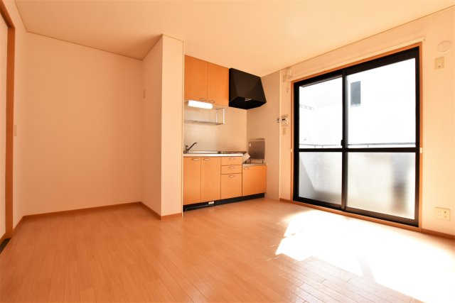 居室・リビング　別号室の写真です。ご参考までに