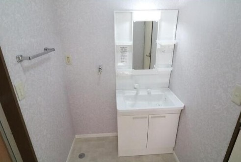 洗面設備　朝の支度にいかがでしょうか。