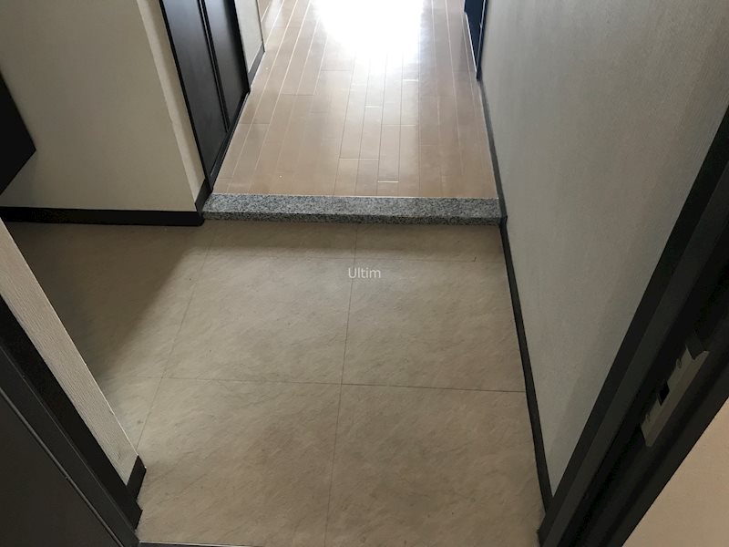 玄関　※同タイプの他のお部屋です
