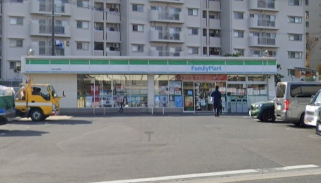 コンビニ　ファミリーマート　山田西四丁目（コンビニ）まで546m